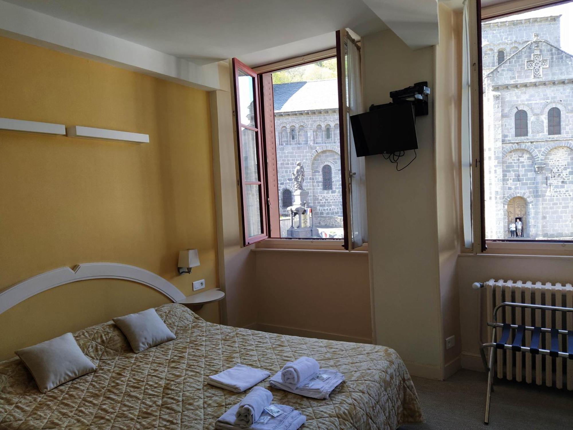 Hotel Restaurant Notre Dame Orcival Exterior foto